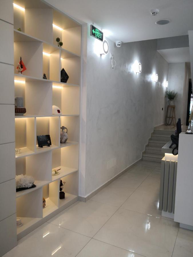 Iliad Hotel *